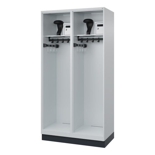 C + P, Feuerwehrspind C+P Evolo Flexo, 2 Abteile, Helmhalter, mit Sockel, B 1000 x T 500 x H 1950 mm, RAL 7035 Lichtgrau/RAL 7035 Lichtgrau