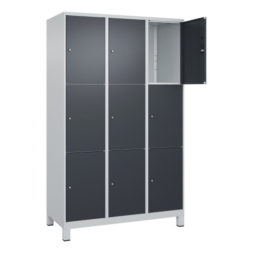 C+P, 3er-Schließfachschrank Classic PLUS, 3 Abteile, lichtgrau / grau, B 1200 mm, 9 Fächer, mit Füßen C+P