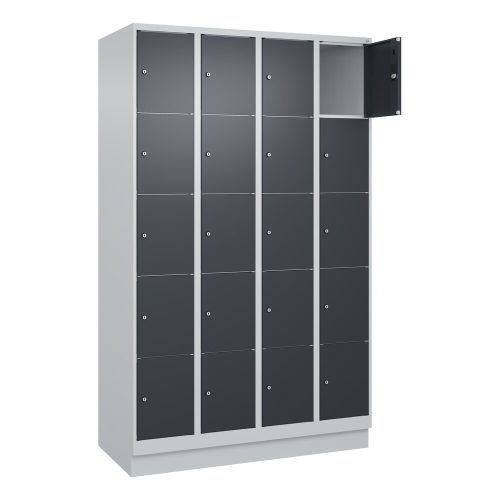 C+P, 5er-Schließfachschrank Classic PLUS, 4 Abteile, lichtgrau / grau, B 1200 mm, 20 Fächer, mit Bodensockel C+P