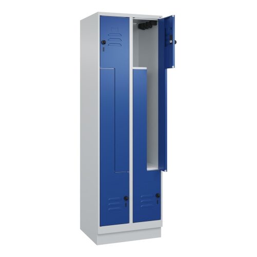 C+P, Z-Spind Classic PLUS, 2 Abteile, lichtgrau / enzianblau, B 600 mm, mit Bodensockel, Drehriegel C+P
