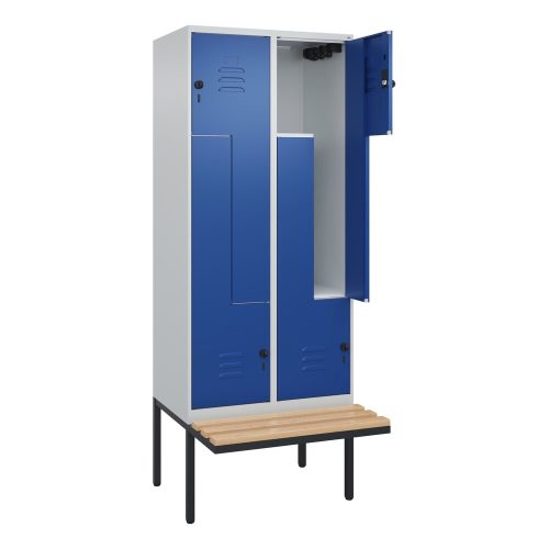 C+P Z-Spind Classic PLUS, 4 Abteile, HxBxT 2.120 x 800 x 815 mm, für Vorhängeschloss, auskragende Bank aus Buche, lichtgrau, enzianblau