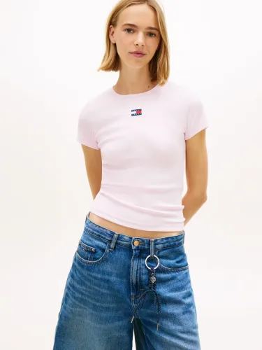 Tommy Jeans, Tommy Jeans Kurzarmshirt "TJW SLIM BADGE RIB TEE" mit gerippter Struktur