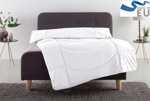 undefined, Microfaserbettdecke, »Microlux«, Traumecht, Füllung: Polyester, Bezug: *Von Testschläfern im Juni 2013 mit »GUT« (1,8) bewertet (getestet wurde das 4-Jahreszeiten-Bett in der Grösse 135/200), kochfest bis 95 °C, zum Spitzenpreis!