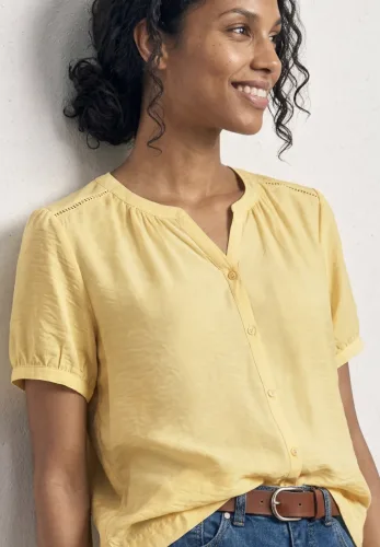 STREET ONE Kurzarmbluse Sommerbluse mit Split Neck und Knöpfen