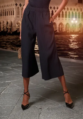 Lascana, LASCANA Culotte in weiter Form mit Plisseefalten