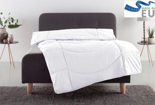 Microfaserbettdecke, »Microlux«, Traumecht, Füllung: Polyester, Bezug: *Von Testschläfern im Juni 2013 mit »GUT« (1,8) bewertet (getestet wurde das 4-Jahreszeiten-Bett in der Grösse 135/200), kochfest bis 95 °C, zum Spitzenpreis!