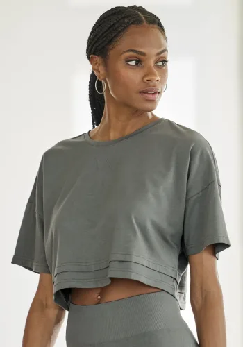 Lascana, LASCANA Kurzarmshirt mit kastigem Schnitt und Lagen-Look