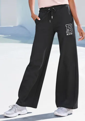 Bench. Loungewear, Bench. Loungewear Jogginghose extra weit, innen leicht angeraut, Loungewear