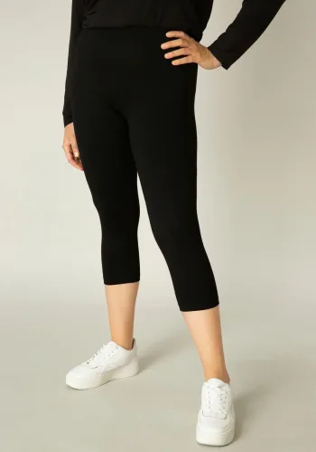 Base Level Curvy, Base Level Curvy Caprileggings "Audrey"