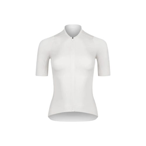Isadore, Isadore Damen Debut Trikot