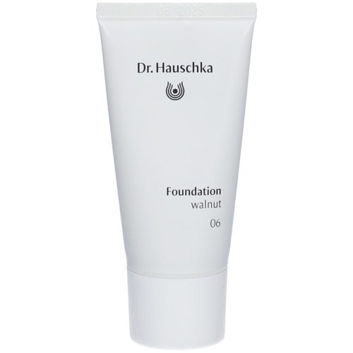 Dr. Hauschka Foundation 06 Walnuss