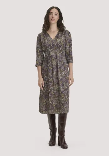 hessnatur, hessnatur Damen Kleid mit Taillierung Regular aus TENCEL™ Lyocell und LENZING™ ECOVERO™ Viskose - lila Grösse34