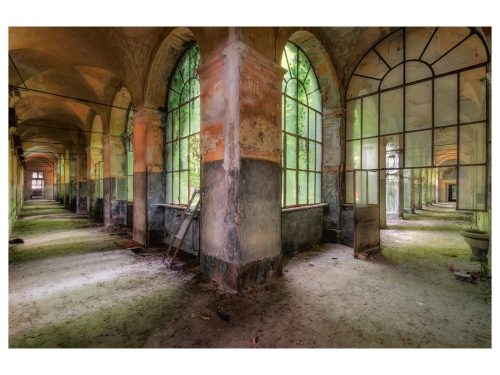 image LAND Digitaldruck auf Acrylglas Verlassener Flur  | Schubiger Möbel