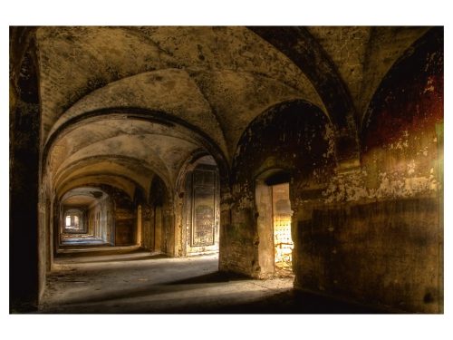 image LAND Digitaldruck auf Acrylglas Lost Place Gewölbe  | Schubiger Möbel