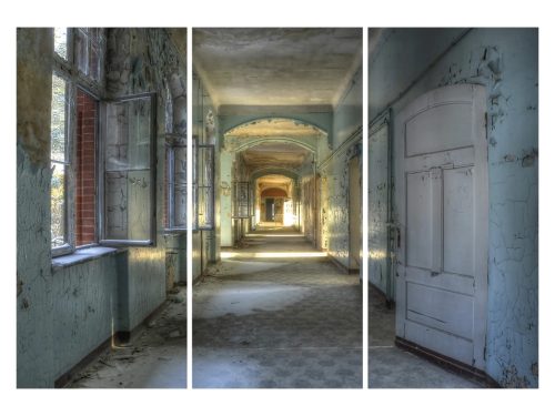 image LAND Digitaldruck auf Acrylglas Lost Place Flur 1  | Schubiger Möbel