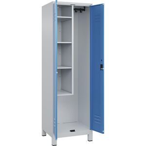 Putzmittelspind Classic PLUS, 1 Abteil, Trennwand mittig, verkürzt, lichtgrau / lichtblau, B 600 mm, mit Füßen, Zylinderschloss C+P
