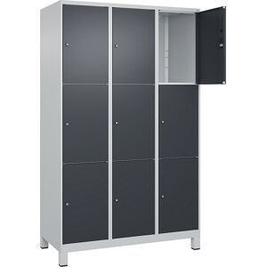 3er-Schließfachschrank Classic PLUS, 3 Abteile, lichtgrau / grau, B 1200 mm, 9 Fächer, mit Füßen C+P
