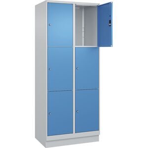 C+P, C+P Schliessfachschrank Classic PLUS, Sockel, 2 Abteile, HxBxT 1.950 x 800 x 500 mm, lichtgrau, lichtblau, 6 Fächer, Zylinderschloss