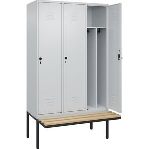 C+P Schwarz-Weiß-Spind Classic PLUS Sitzbank, schmal, 3 Abteile, verkürzte Trennwand mittig, lichtgrau, B 1200 mm, Sicherheits-Drehriegel, auskragend,