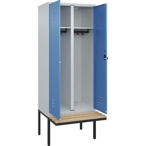 C+P Schwarz-Weiß-Spind Classic PLUS Sitzbank, Trennwand mittig, 1 Abteil, lichtgrau / lichtblau, B 800 mm, Sicherheits-Drehriegel, auskragend,