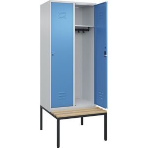 C+P, C+P Spind Classic PLUS, 2 Abteile, HxBxT 2.120 x 800 x 815 mm, Zylinderschloss, untergebaute Bank aus Buche, lichtgrau, lichtblau