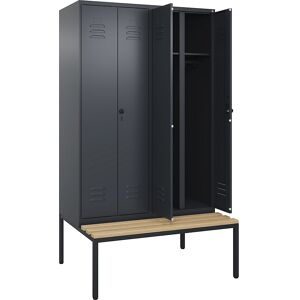 Schwarz-Weiß-Spind Classic PLUS Sitzbank, Trennwand mittig, 2 Abteile, grau, B 1200 mm, Sicherheits-Drehriegel, untergebaut, Buche-Hartholz C+P
