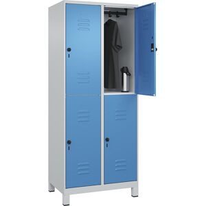 C+P, C+P Doppelstock-Spind Classic PLUS, Füsse, 2 Abteile, HxBxT 1.950 x 800 x 500 mm, lichtgrau, lichtblau, 4 Fächer, für Vorhängeschloss