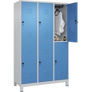 Doppelstock-Spind Classic PLUS, 3 Abteile, lichtgrau / lichtblau, HxB 1950 x 1200 mm, mit Füßen, Drehriegel C+P
