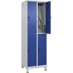 Doppelstock-Spind Classic PLUS, 2 Abteile, lichtgrau / enzianblau, HxB 1950 x 600 mm, mit Füßen, Drehriegel C+P
