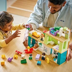 LEGO, LEGO® - 10470 Modernes Familienhaus mit Figuren ? 3-in-1-Set, Multicolor