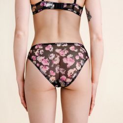 Blossom Slip in schwarz