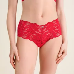 Reesa String in rot