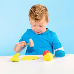 Knet mit Werkzeug