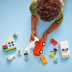 LEGO, 10447 DUPLO Town Rettungswagen mit Fahrer, Konstruktionsspielzeug