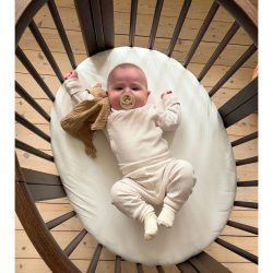 Bundle Sleepi Mini inkl. Umbausatz, 2 Matratzen und Spannbettücher, Himmelstange und Himmel