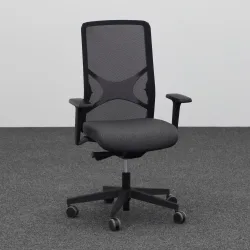 Bürodrehstuhl Narbutas Wind mit 2D Armlehnen, Anthrazit, Neu, Ergonomischer Stuhl - ideal für flexibles Arbeiten