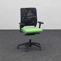 Bürodrehstuhl Moving Chairs mit 2D Armlehnen, Grün, Neu, Ergonomischer Stuhl - ideal für flexibles Arbeiten