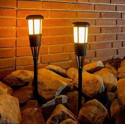 Solar Gartenfackel LED Gartenleuchte 2 Stück Schwarz Solarleuchte Flackernd 61cm