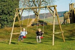 Keter Rundholz-Kinderschaukel mit 2 Schaukelbrettern | 230 × 194 × 310 cm