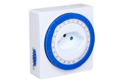 Max Hauri AG 130930 Steckdosen-Zeitschaltuhr analog
