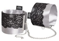 Handfessel ?Play Nice Satin & Lace Wrist Cuffs?, verstellbar