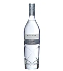 Nardini Grappa Extrafina Selezione / 42 % Vol. / 0,7 Liter-Flasche in Geschenkkarton