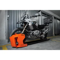 KMMoto Abstellschiene Rotary mit Vorderradwippe und Schloss - Aktionen - Einmotten-Weiterfahren
