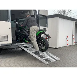 Hi-Q Tools Auffahrrampe mit Verladetreppe - Motorradzubehör - Werkstattzubehör