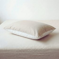 Perkal Kissenbezug – 65x65cm – Weiss & Beige