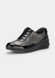 Schnürschuhe mit Lack-Akzenten - schwarz / silberfarben - Gr. 36 von Goldner Fashion