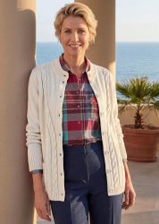 Strickjacke mit platziertem Zopfmuster - cremeweiss - Gr. 20 von Goldner Fashion