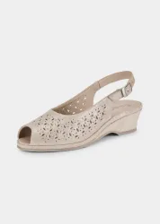 Sandalen aus perforiertem Leder - stein / metallic - Gr. 42 von Goldner Fashion