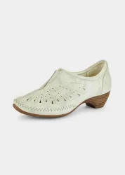 Pumps aus perforiertem Leder - stein - Gr. 41 von Goldner Fashion