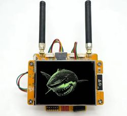 Der NM-RF-Hat Companion Hat, Multi-Band RF für ESP32-2432S028 Bruce CYD CC1101 nRF24 PN532 IR TX/RX 433M OOK Power Mgmt TF Slot